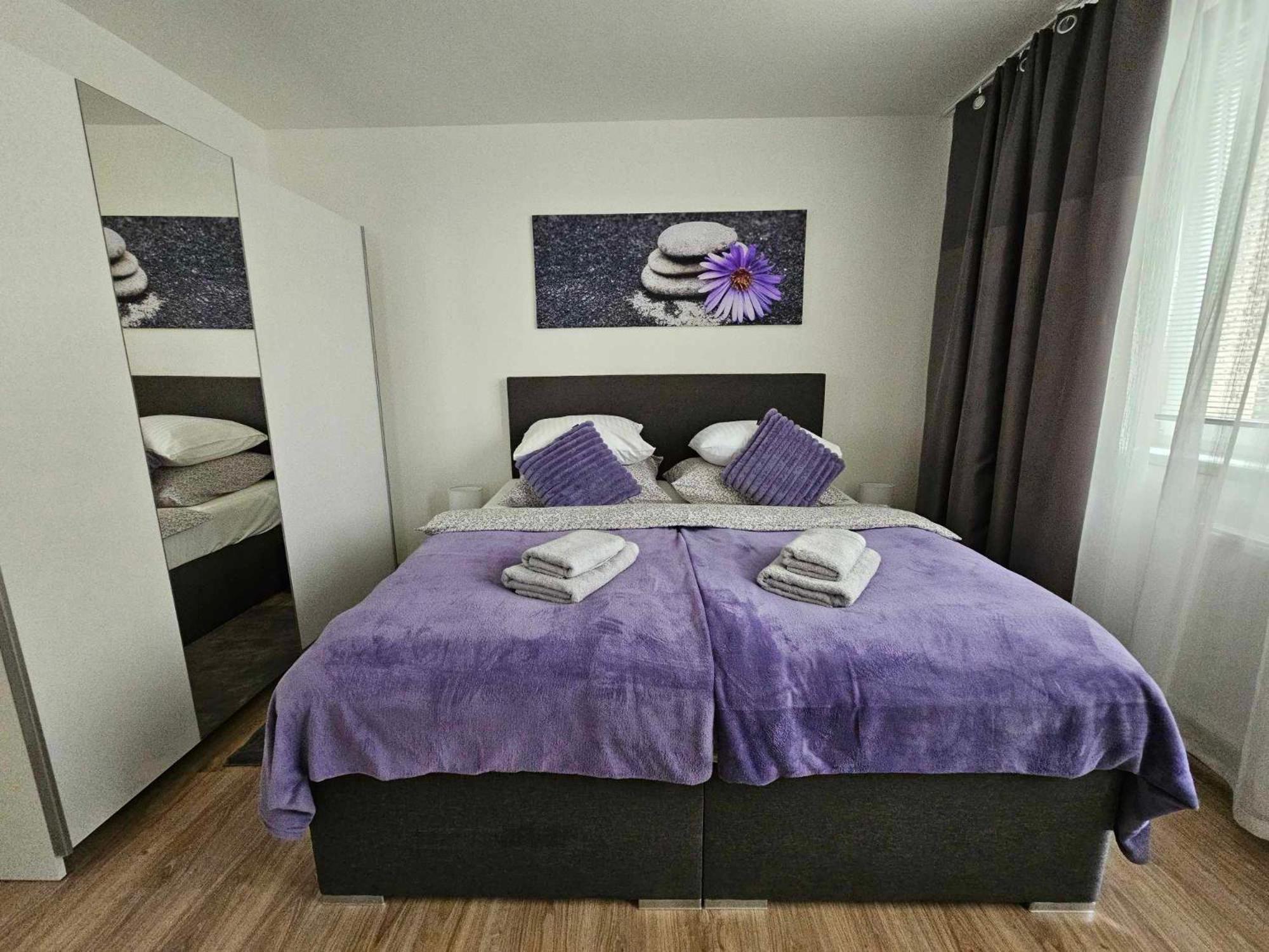 Apartment Dum Se Dvema Byty, Zahrada, Wifi, Netflix A Parkovani Zdarma, Klidna Cast Hradce Kralove Hradec Kralove